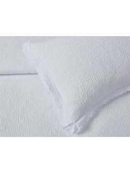 Colcha en blanco bordada con doble puntilla de gran calidad