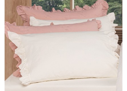 Funda de cojín con volante y tejido de gran calidad. NE HOME