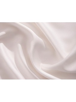 Detalle del tejido suave y sedoso – color blanca