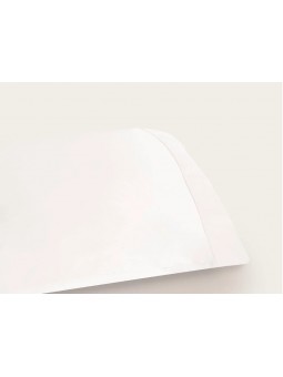 Detalle de solapa de almohadón de seda de bambú