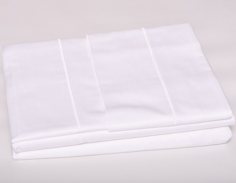 Juego de sábanas 1000 hilos con vainica en blanco
