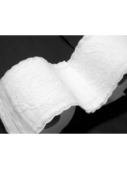 Portarrollos colgado mostrando capacidad para 2 rollos