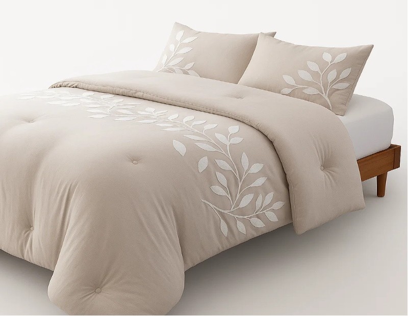 Vista frontal de la colcha edredón de invierno color beige