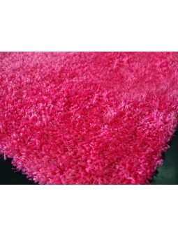 Alfombra de pelo en color liso fucsia lavable.