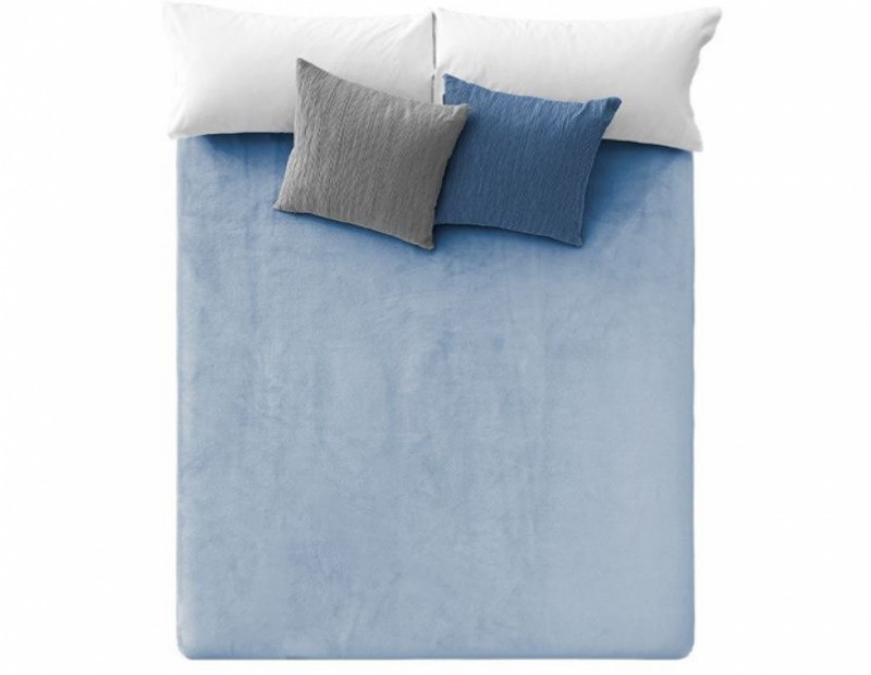 Manta de cama de terciope.o de Manterol en color azul celeste