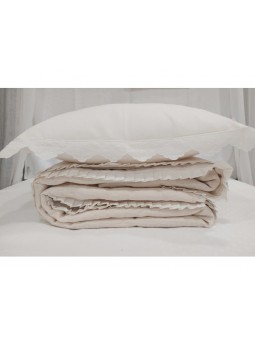 Funda de cojín lencera de topitos con volante en beige