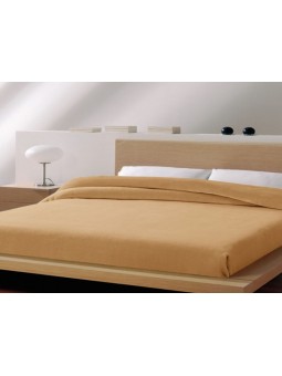 Manta de cama suave y calentita para los días mas fríos en color camel