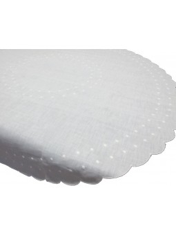 Tapete redondo bordado con topos en color blanco