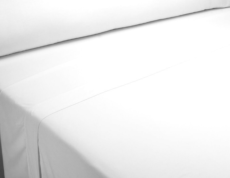 Sábana encimera de algodón en color blanco de gran calidad.