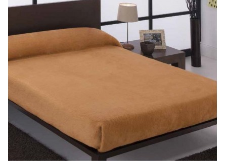 Manta de cama muy suave en color liso camel o marrón de gran calidad para Otoño/Invierno