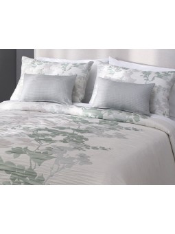 Colcha de Primavera Verano modelo Lyris de Reig Martí en color blanco verde y gris.