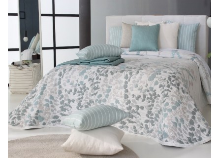 Colcha de Primavera Verano modelo Córdoba de Reig Martí en color verde agua azulado y gris.