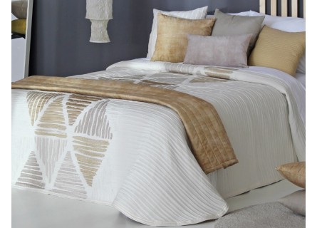 Colcha de Primavera Verano modelo Davis de Reig Martí en color blanco y oro