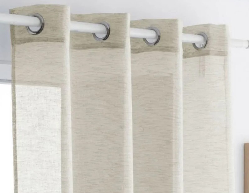 Cortina de estilo rústico, tejido de gran calidad tipo lino pero sin arrugas. Colores lisos: Verde agua, rosa y lino.