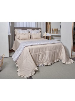 Edredón Lencero con Volante estilo romántico en color liso verde agua, rosa, blanco y beige.