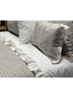 Juego de sábanas lenceras con volante en percal 200 hilos en color liso.