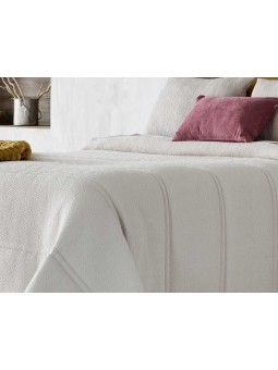 Edredón de tejido de Jacquard en calidad premium , tonos beige y blancos con dibujo sencillo.