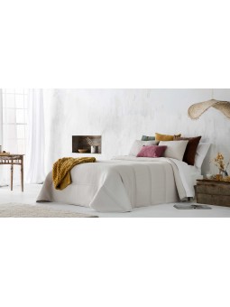 Edredón de tejido de Jacquard en calidad premium , tonos beige y blancos con dibujo sencillo.