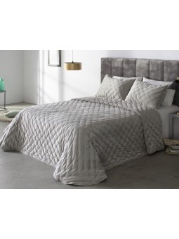 Edredón Pattaya de Reig Marti tejido en terciopelo con bodoque bordado en color gris.