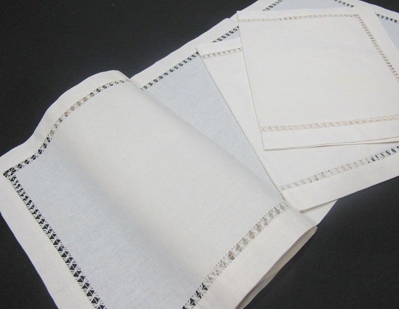 Tapete de Hilo con Vainicas Alrededor en Color Crudo