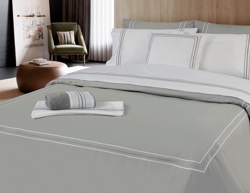 Funda nórdica tipo hotel de calidad premium fabricada en algodón percal, tejido muy suave.