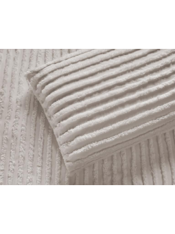 Edredón de pelo con borreguito en color beige de gran calidad perfecto para el frío.