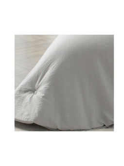 Edredón con tejido lavado  la piedra en color gris liso de gran calidad.