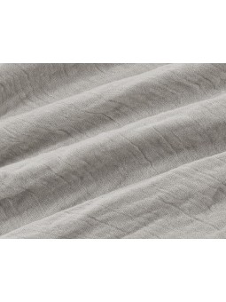 Manta plaid lisa en gris con tejido super suave de gasa y coralina ideal para salón o cama.