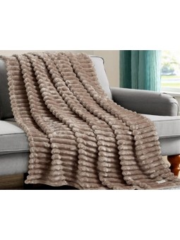 Manta plaid gruesa en color beige con relieve ideal para Invierno y de gran calidad.