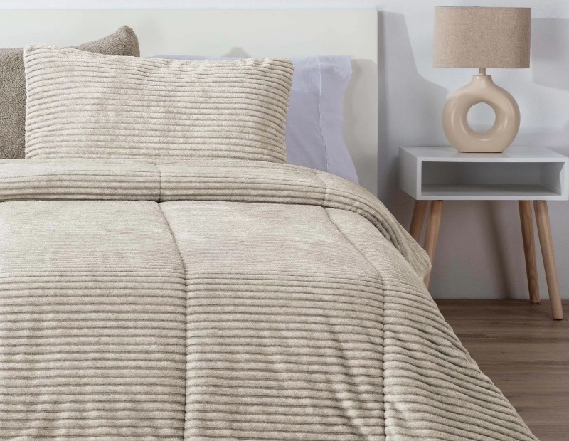 Edredón de borreguito en beige de gran calidad modelo Riso Manterol.