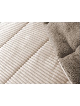 Edredón de borreguito en beige de gran calidad modelo Riso Manterol.