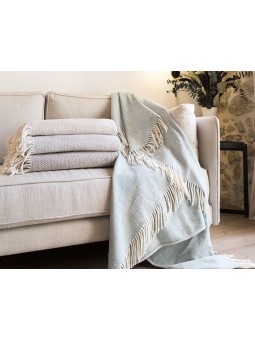 Manta plaid muy suave con flecos para sofá o pie de cama en color verde agua, beige, natural o gris.