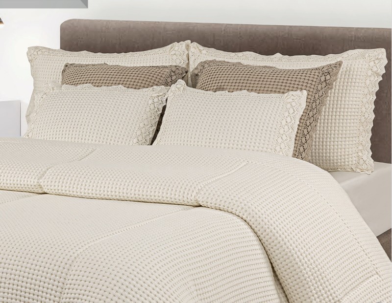Funda de cojín Canggu de tejido de colcha con puntilla. Textil premium de nuestra firma NE HOME.