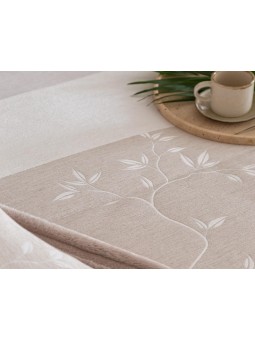 Edredón Cilantro para Otoño e Invierno en color beige con tejido de jacquard resistente y suave.