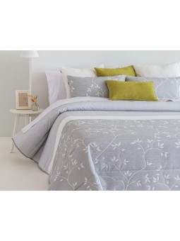 Edredón Cilantro para Otoño e Invierno en color gris con tejido de jacquard resistente y suave.