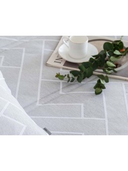 Edredón Camelia para Otoño e Invierno en color gris de dibujo geométrico con tejido de jacquard resistente y suave.