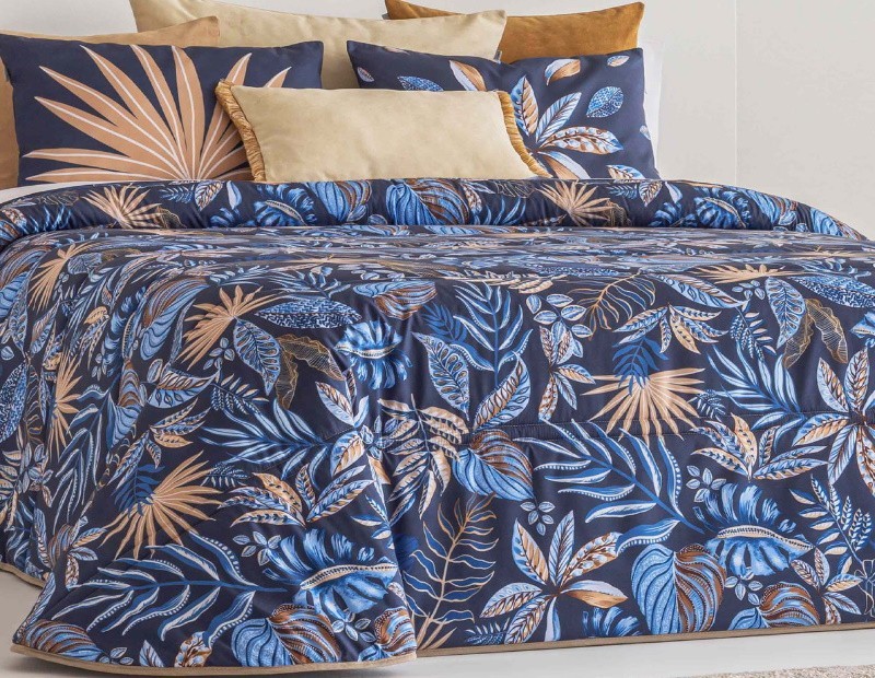 Edredón juvenil estampado en tonos azules de gran calidad. Modelo Lemona de Sandeco.