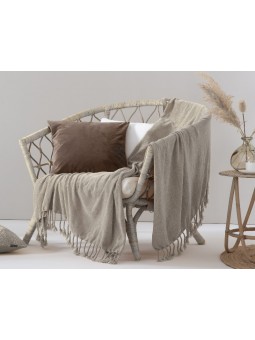 Manta para sofá o cama de tamaño grande en color gris de tacto muy suave. Modelo Max de Textil Antilo.