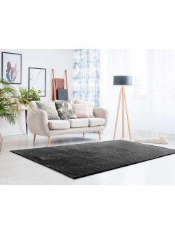 Alfombra en color liso de tejido extra suave en color gris oscuro antracita
