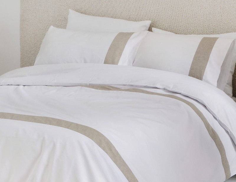 Funda nórdica Essence de Fundeco en color blanco y beige de diseño lencero en gran calidad algodón 100%