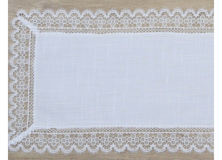 TApete o camino de mesa en color blanco con puntilla. Ideal para mesa o mesita.